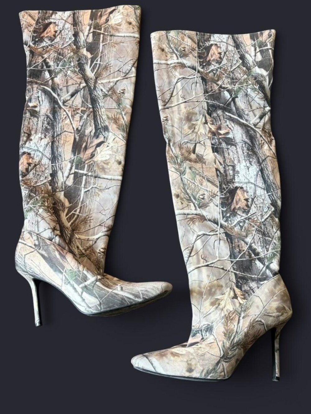 Realtree camo thigh high heels boots with tree branches and leaves  Size 10  Thi